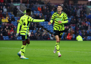 Nketiah og Havertz jubler sammen efter et mål mod Burnley.