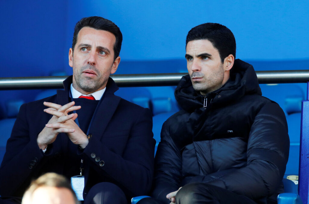 Arsenals sportdirektør, Edu Gaspar, og cheftræner, Mikel Arteta, under en Premier League-kamp mod Everton på Goodison Park.