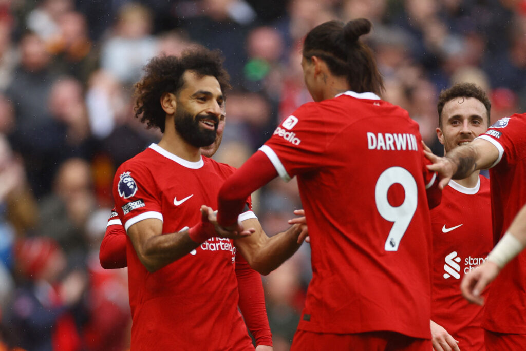 Mohamed Salah og Darwin Nunez under Premier League-kampen mellem Everton og Liverpool.