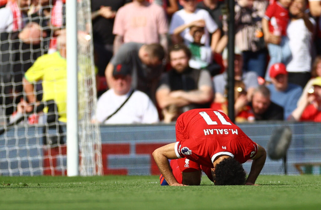Mohamed Salah beder en bøn efter sit mål til 1-0 mod Tottenham Hotspur søndag den 5. maj 2024.