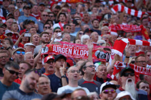 Liverpool-fansene synger Jürgen Klopps afsked for fulde drøn.