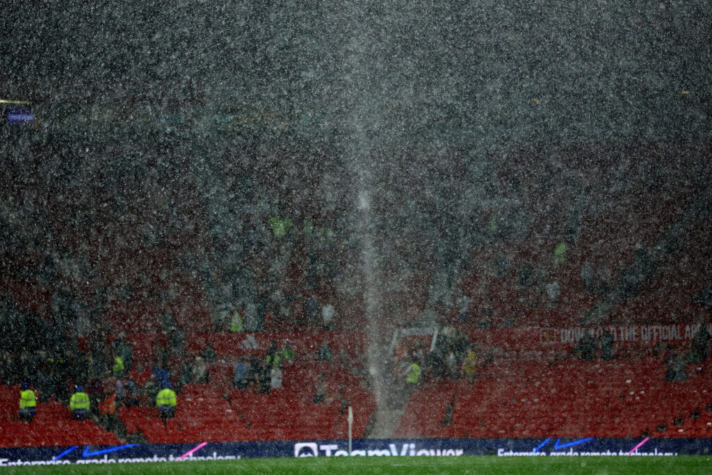 Old Trafford med regn
