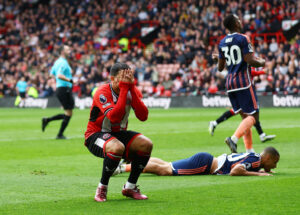 Sheffield United ærgrer sig under kampen mod Nottingham Forest.