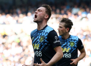 Bruun LArsen jubler efter sin kasse for Burnley