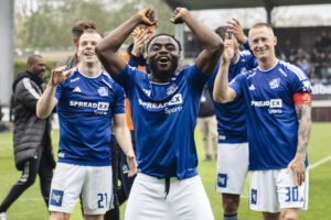 Lyngbys spillere fejrer sejren hjemme mod Randers