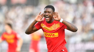 Ibrahim Osman jubler efter at have scoret et vidunderligt mål på Ceres Park.