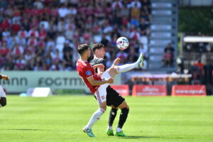 Lirim Qamili Superliga-kampen mellem Vejle Boldklub og Hvidovre IF.