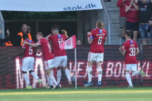 Spillerne jubler efter Vejle mål