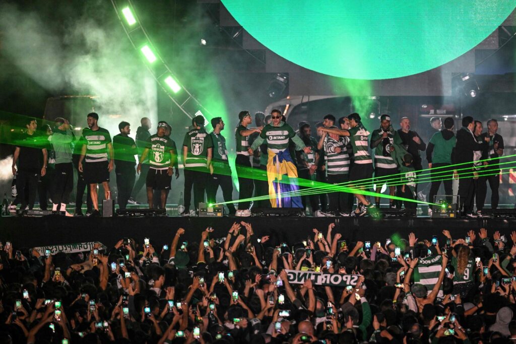 Sportings spillere jubler i Lissabon efter mesterskabstriumf