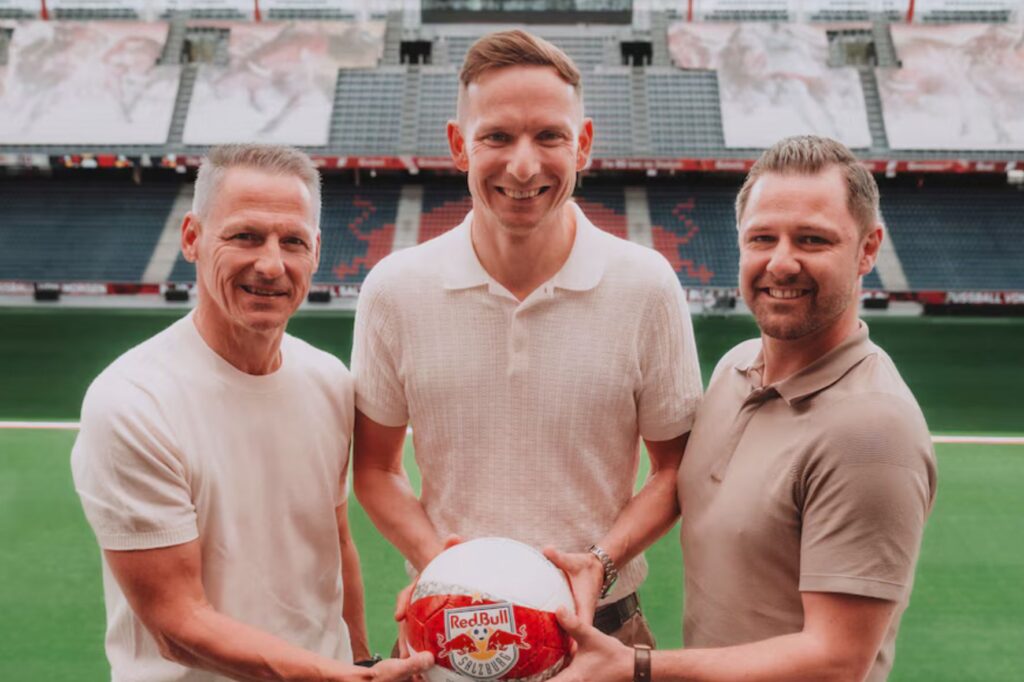 Pep Lijnders er præsenteret i RB Salzburg