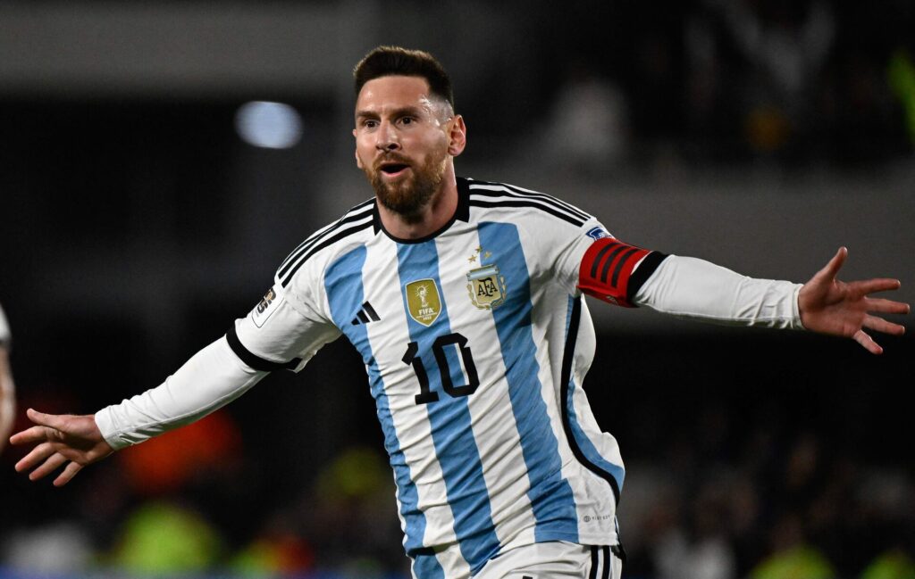 Lionel Messi i kamp for Argentina.