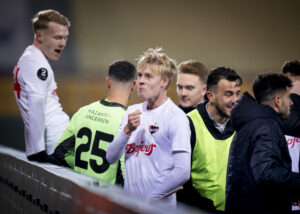 Jeppe Erenbjerg fejrer en sejr med B.93.