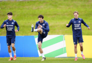 Christian Nørgaard, Thomas Delaney og Mikkel Damsgaard under herrelandsholdets træning i Freudenstadt, mandag den 17 juni 2024.