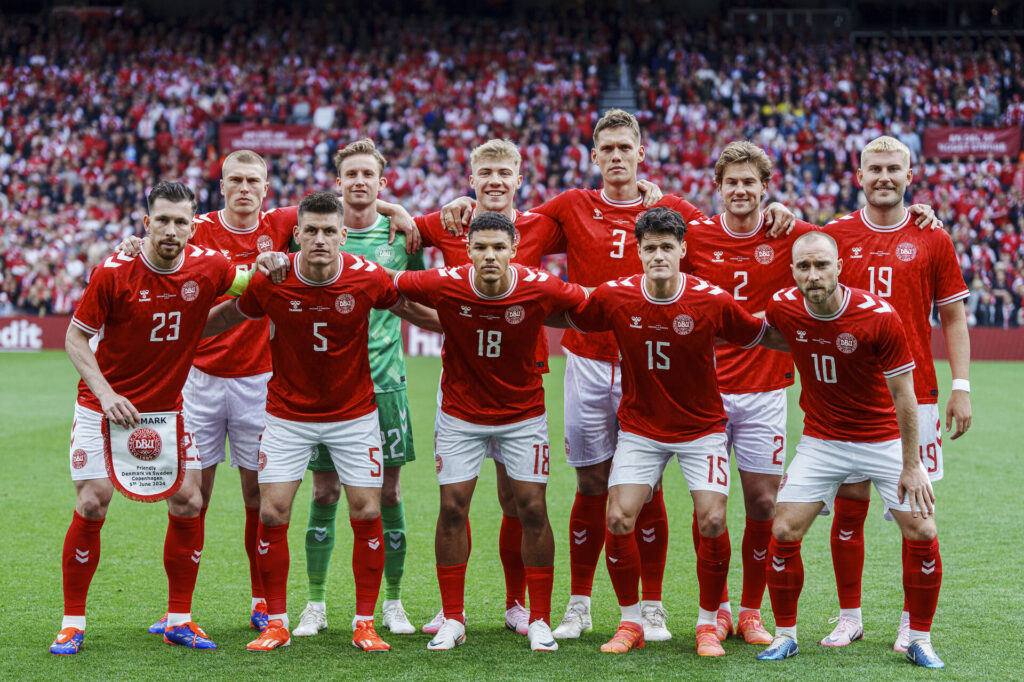 Den danske holdopstilling før testkampen mellem Danmark - Sverige i Parken, onsdag den 5. juni 2024.