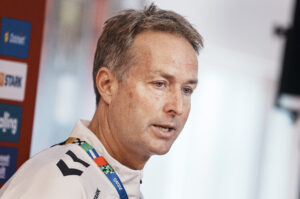 Kasper Hjulmand taler med den fremmødte presse ved EM 2024.