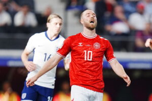 Christian Eriksen ærgrer sig over en brændt chance for Danmark ved EM 2024