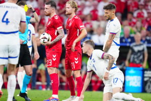 Morten Hjulmand får gult kort til EM 2024