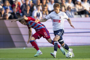 Felix Beijmo dribler derud af mod FCK