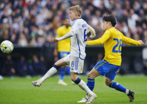 Yuito Suzuki i duel med Magnus Mattson