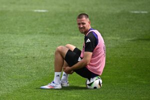 Waldemar Anton under en træning med det tyske landshold ved EM.