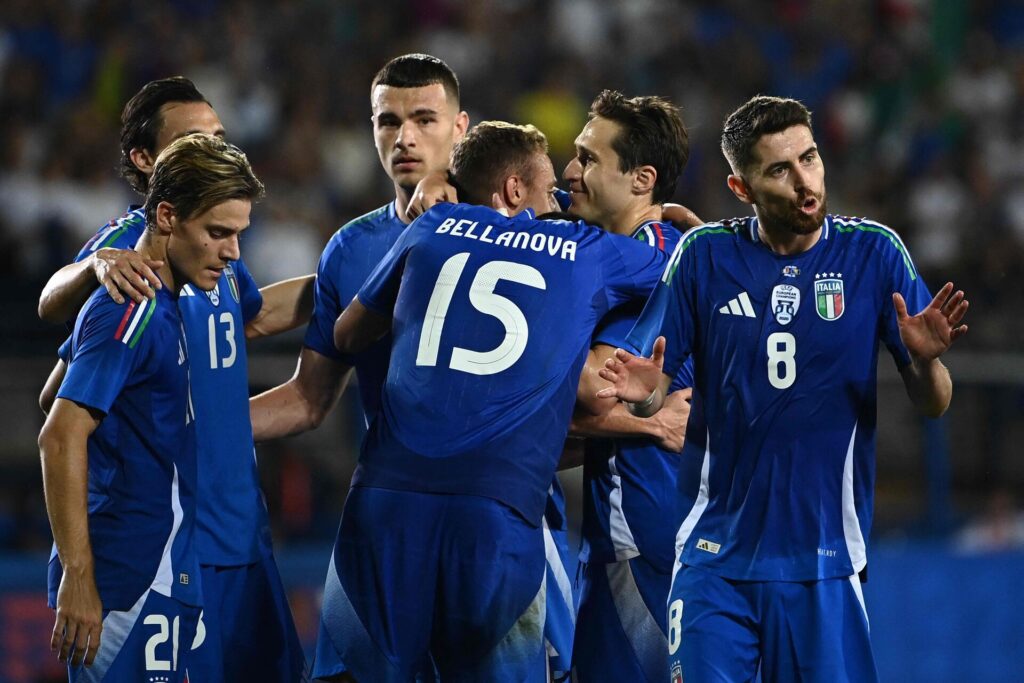 Italien fejrer en scoring i EM-testkampen mod Bosnien.
