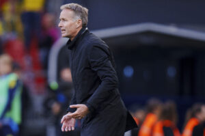 Kasper Hjulmand på sidelinjen for