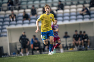 Mateusz Kowalczyk i aktion for Brøndby IF i forbindelse med en træningslejr i Portugal.