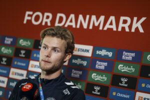 Morten Hjulmand møder den danske presse under landhsoldets EM-lejr i tyske Freudenstadt.