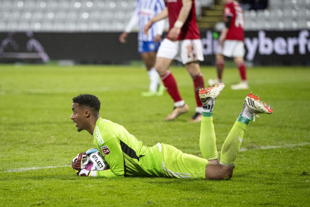 Nathan Trott i aktion for Vejle Boldklub.