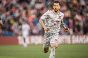 Pierre Emile-Højbjerg i kamp for Danmark.