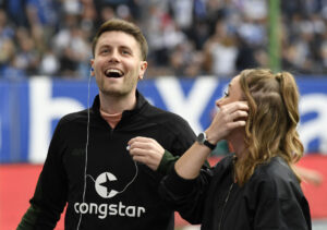 Fabian Hürzeler inden 2. Bundesliga-kampen mellem St. Pauli og HSV.