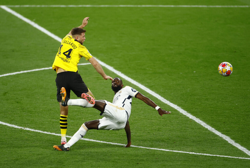 Niclas Füllkrug og Antonio Rüdiger i aktion i Champions League-finalen mellem Borussia Dortmund og Real Madrid.