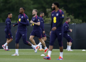 Luke Shaw træner med resten af de engelske gutter.