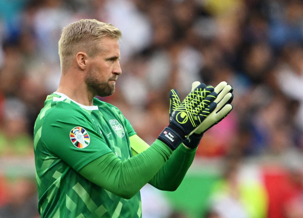 Kasper Schmeichel klapper under Danmarks EM-kamp