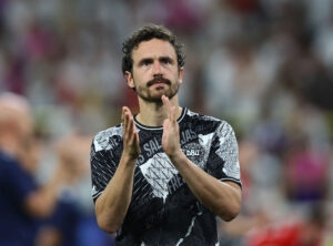 Thomas Delaney takker de danske fans efter Danmarks nederlag mod Tyskland ved EM 2024.