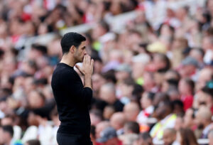 Mikel Arteta har nerverne uden på tøjet på Emirates i Arsenals kamp.