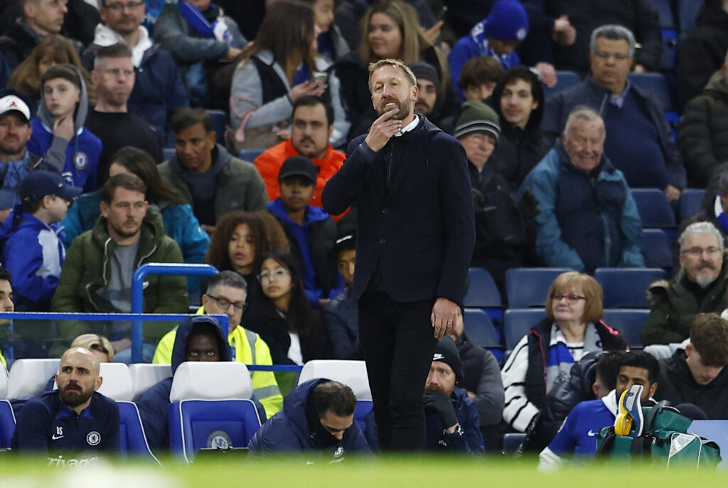 Graham Potter ser bekymret ud fra sidelinjen i sit hverv som Chelsea-manager.