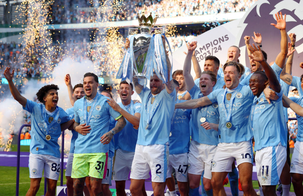 Manchester City hæver pokalen efter Premier League-sæsonen