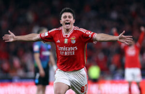 Benficas Joao Neves fejrer scoring mod Chaves i Liga Portugal.