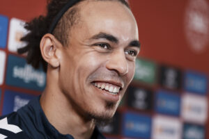 Yussuf Poulsen ved det danske landsholds mixed zone torsdag.