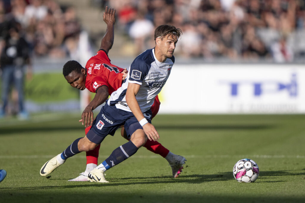 Sigurd Haugen i aktion for AGF i kampen mod FC Midtjylland.