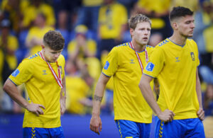 Brøndbys spillere efter at have fået sølvmedaljer.