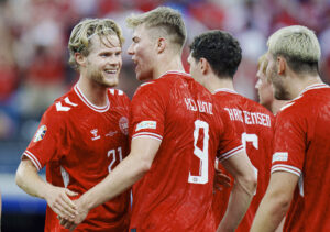 Morten Hjulmand jubler sammed med landsholdet under EM.