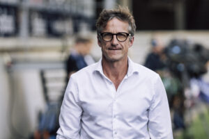 Troels Bech i skjorte til OB's kamp