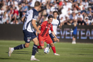 Aral Simsir i aktion for FC Midtjylland mod AGF i Superligaen.