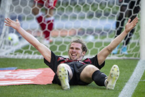 FCMs Mads Bech jubler, efter han har scoret til 2-0 under superligakampen mellem FC Midtjylland og AGF på MCH Arena i Herning søndag den 12. maj 2024