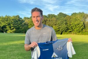 Gareth Barry præsenteres i Hurstpierpoint FC
