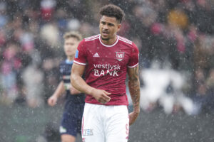 German Onugkha i kamp for Vejle Boldklub.