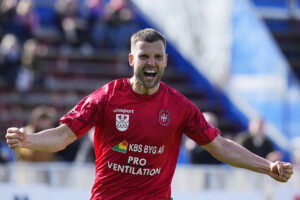 Hvidovres Tobias Thomsen under superligakampen mellem Hvidovre IF og Vejle Boldklub på Pro Ventilation Arena i Hvidovre søndag den 21. april 2024.