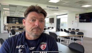 Michael Hansen bliver interviewet som FC Fredericia cheftræner